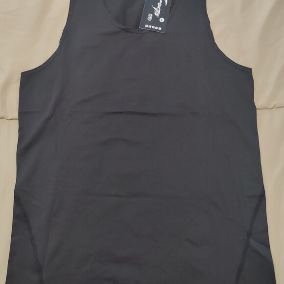 Men's Large Moisture Wicking Tagless Tank Undershirts - Picture 2 of 4